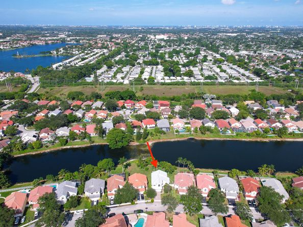 2890 NW 69th Avenue, Margate FL 33063