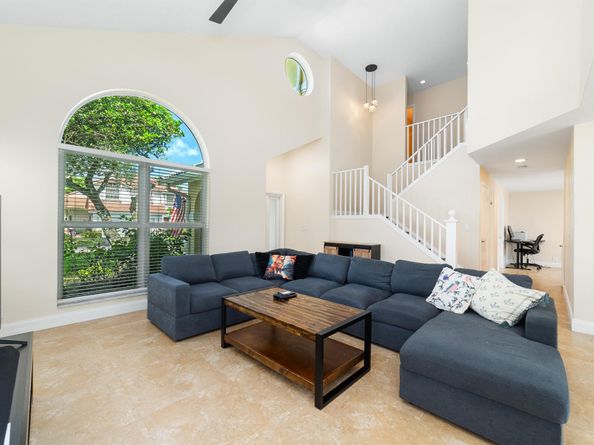 2890 NW 69th Avenue, Margate FL 33063