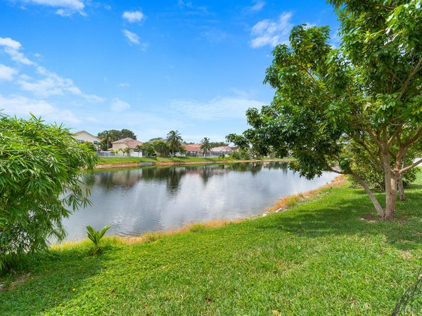 2890 NW 69th Avenue, Margate FL 33063