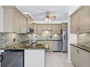 5270 Fountains Dr 102, Lake Worth FL 33467