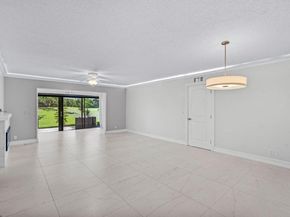 5270 Fountains Dr 102, Lake Worth FL 33467