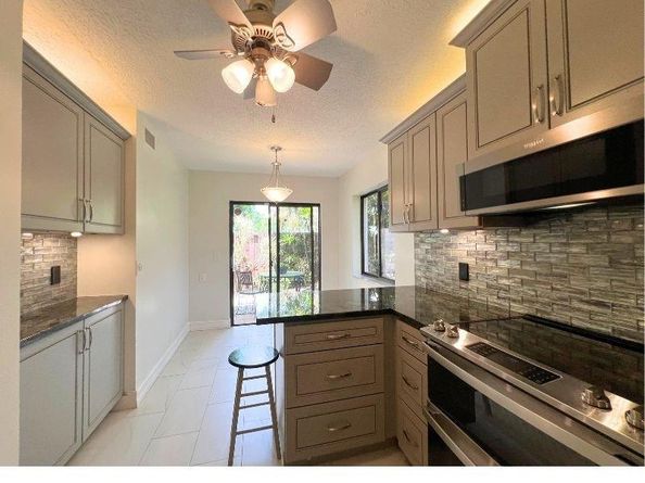 5270 Fountains Dr 102, Lake Worth FL 33467