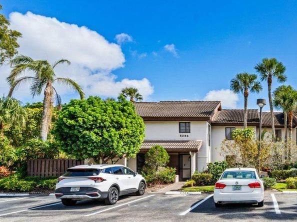 5270 Fountains Dr 102, Lake Worth FL 33467