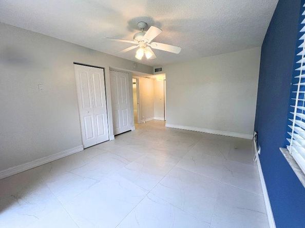 5270 Fountains Dr 102, Lake Worth FL 33467