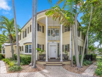 2300 Castilla Isle