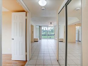 3465 Via Poinciana 103, Lake Worth FL 33467