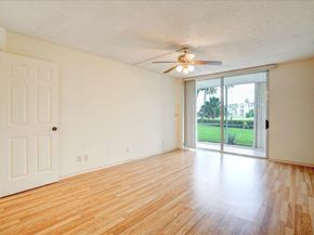 3465 Via Poinciana 103, Lake Worth FL 33467