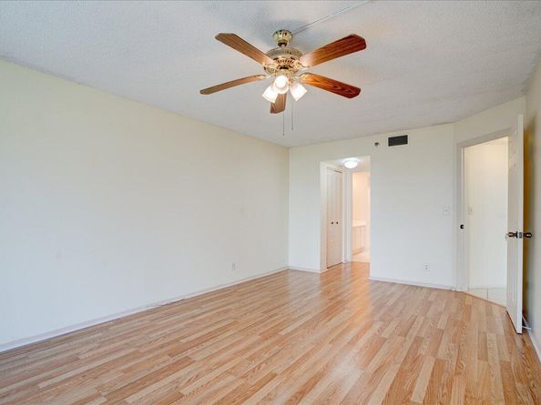 3465 Via Poinciana 103, Lake Worth FL 33467