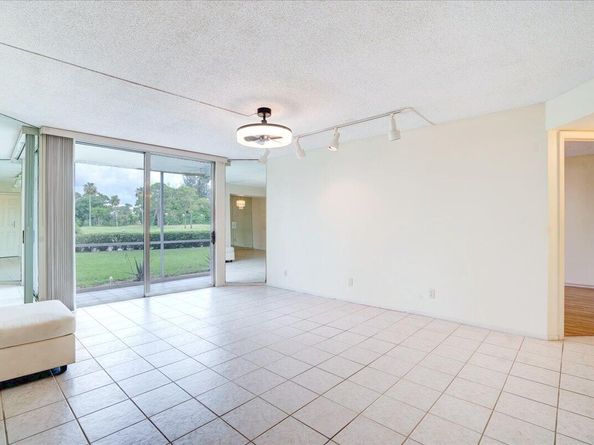 3465 Via Poinciana 103, Lake Worth FL 33467