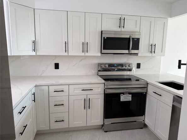 112 Royal Park Dr 4 B, Oakland Park FL 33309