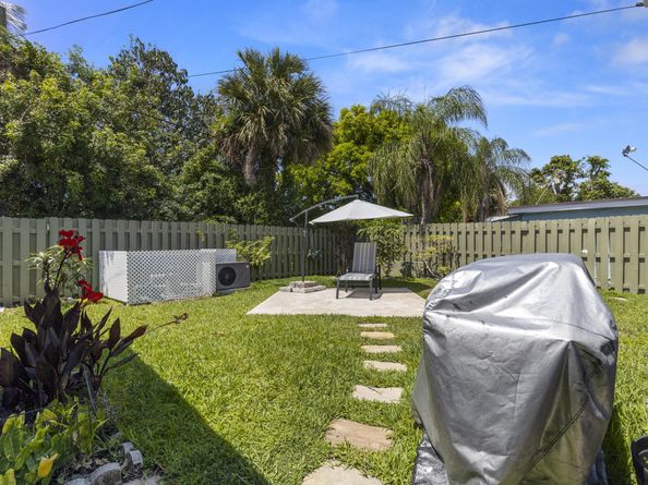 944 Hansen Street, West Palm Beach FL 33405