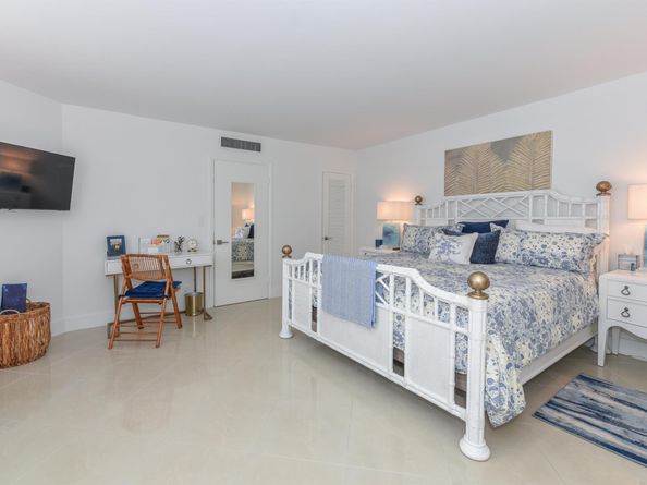 2860 S Ocean Boulevard 202, Palm Beach FL 33480