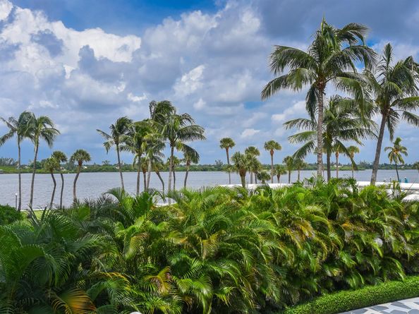 2860 S Ocean Boulevard 202, Palm Beach FL 33480