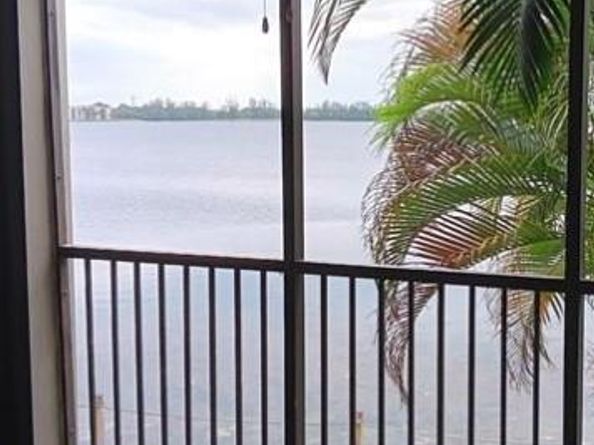109 Lake Emerald Dr 204, Oakland Park FL 33309