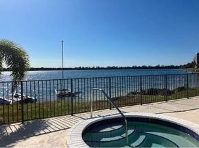 109 Lake Emerald Dr 204, Oakland Park FL 33309