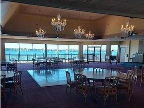 109 Lake Emerald Dr 204, Oakland Park FL 33309