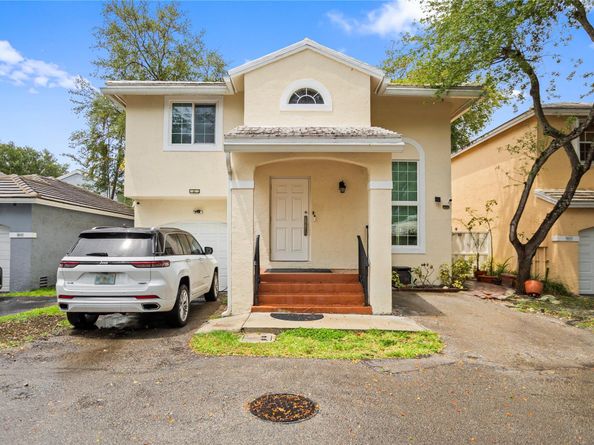 9837 NW 2nd Ct, Plantation FL 33324