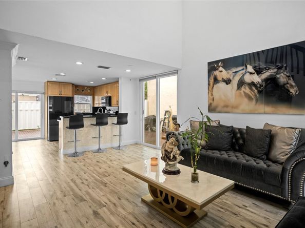 9837 NW 2nd Ct, Plantation FL 33324
