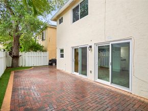 9837 NW 2nd Ct, Plantation FL 33324