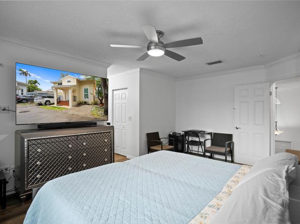 9837 NW 2nd Ct, Plantation FL 33324
