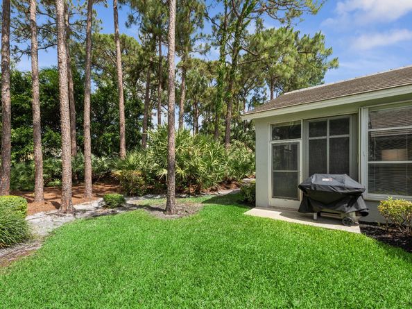 175 Harbor Lake Circle, Greenacres FL 33413