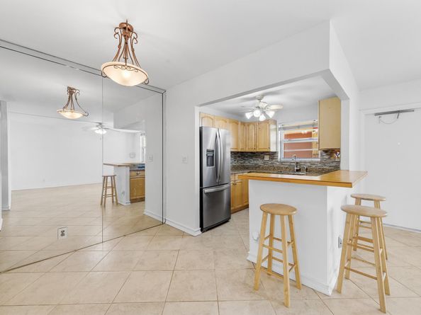 2400 NE 10th Street 410, Pompano Beach FL 33062