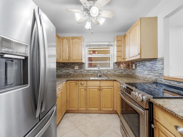 2400 NE 10th Street 410, Pompano Beach FL 33062