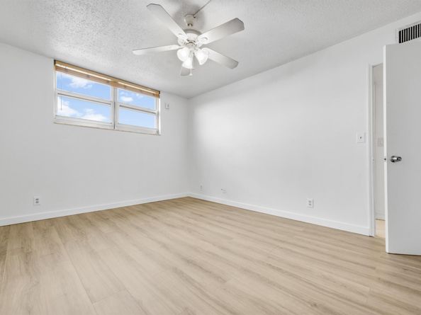 2400 NE 10th Street 410, Pompano Beach FL 33062