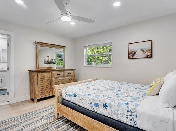 218 NE 10th Street, Delray Beach FL 33444