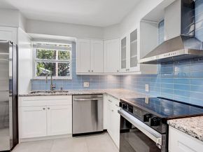 218 NE 10th Street, Delray Beach FL 33444