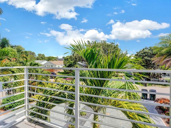 218 NE 10th Street, Delray Beach FL 33444