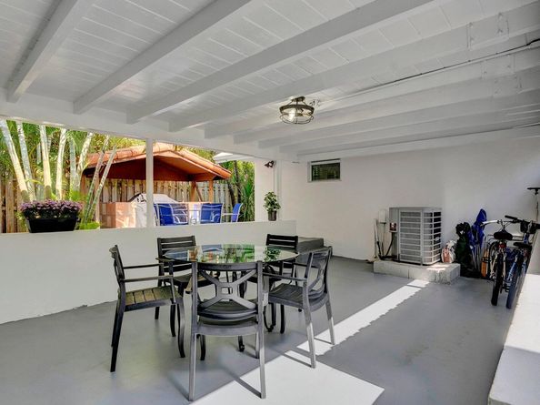 218 NE 10th Street, Delray Beach FL 33444