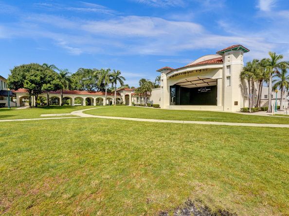 218 NE 10th Street, Delray Beach FL 33444