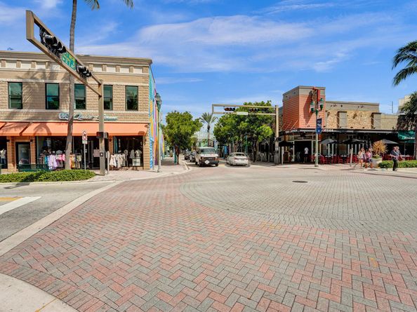 218 NE 10th Street, Delray Beach FL 33444