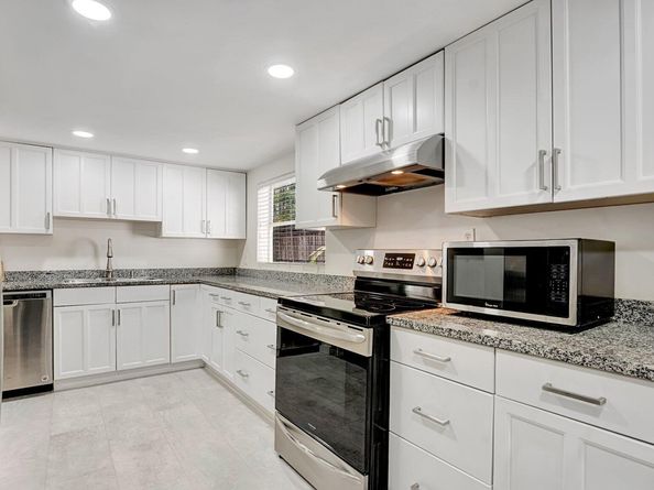 218 NE 10th Street, Delray Beach FL 33444
