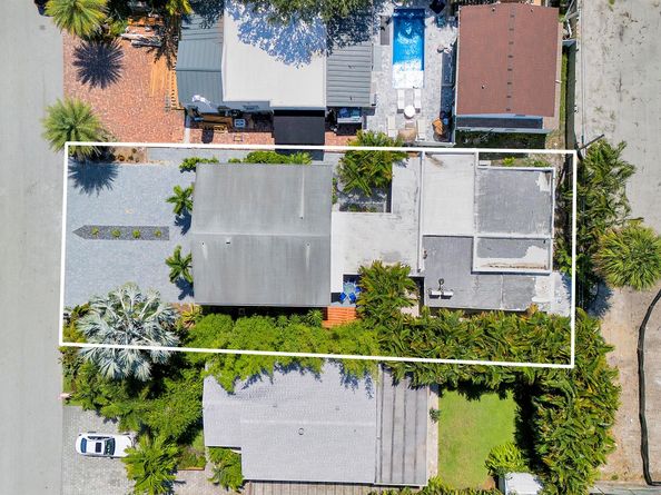218 NE 10th Street, Delray Beach FL 33444