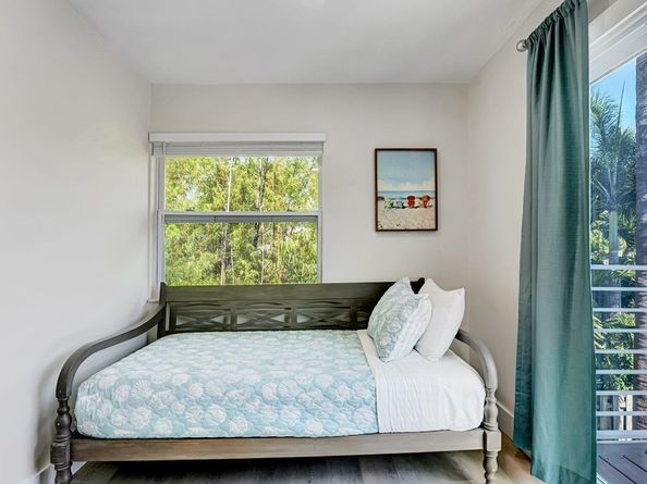 218 NE 10th Street, Delray Beach FL 33444