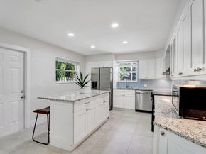 218 NE 10th Street, Delray Beach FL 33444
