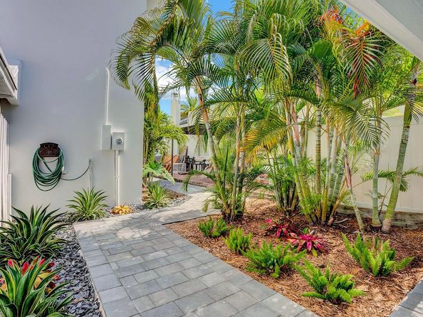 218 NE 10th Street, Delray Beach FL 33444