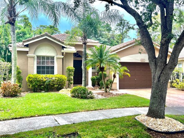 4920 Swans Lane, Coconut Creek FL 33073