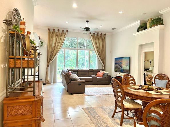 4920 Swans Lane, Coconut Creek FL 33073