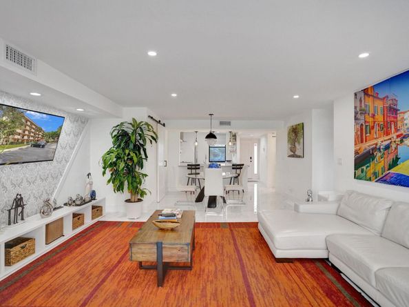 2768 Carambola Circle S 301, Coconut Creek FL 33066