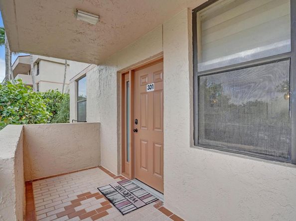 2768 Carambola Circle S 301, Coconut Creek FL 33066