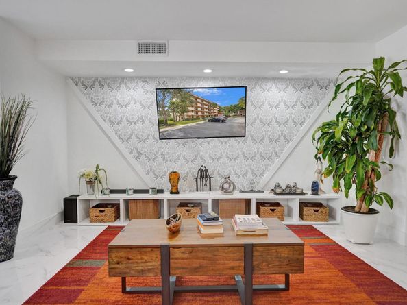 2768 Carambola Circle S 301, Coconut Creek FL 33066