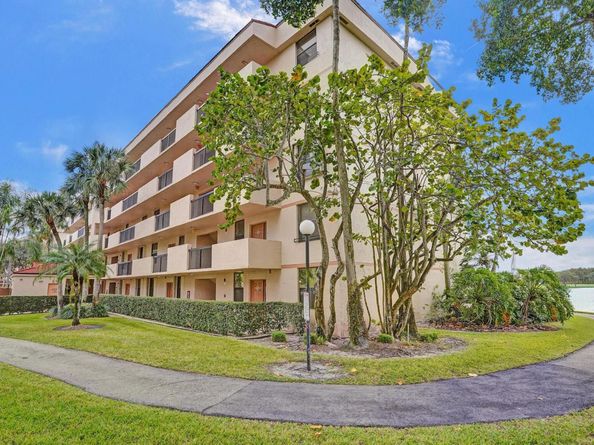 2768 Carambola Circle S 301, Coconut Creek FL 33066