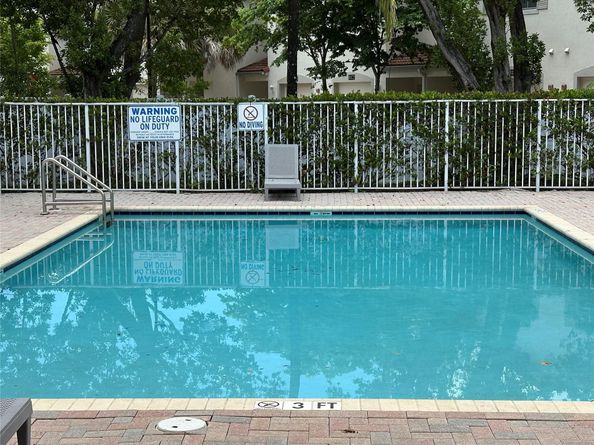 8700 Cypress Walk Ct, Tamarac FL 33321