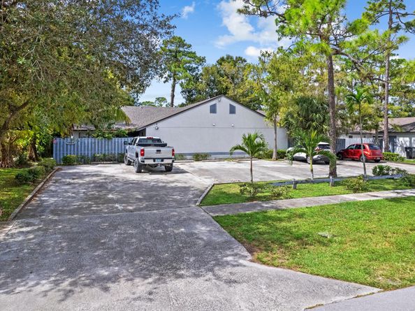 1567 Hawthorne Place, Wellington FL 33414
