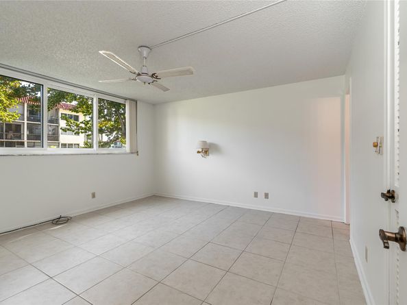 8960 S Hollybrook Blvd 103, Pembroke Pines FL 33025