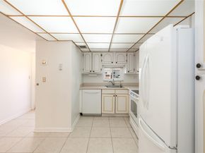 8960 S Hollybrook Blvd 103, Pembroke Pines FL 33025