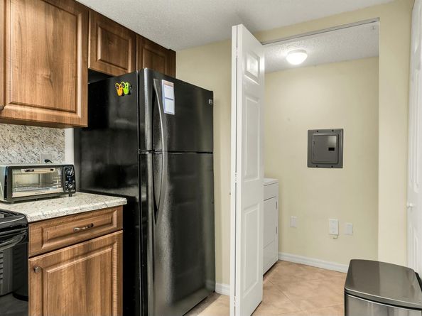 5031 Wiles Road 107, Coconut Creek FL 33073